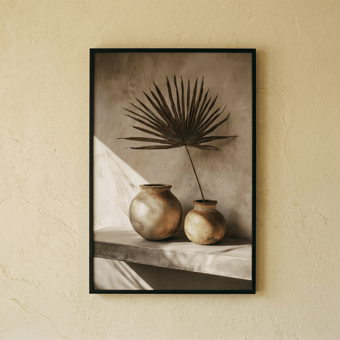 Affiche Nature Morte aux Vases & Feuille de Palmier