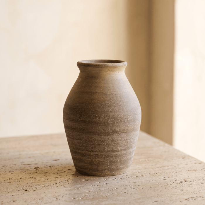 Vaso bombato in terracotta