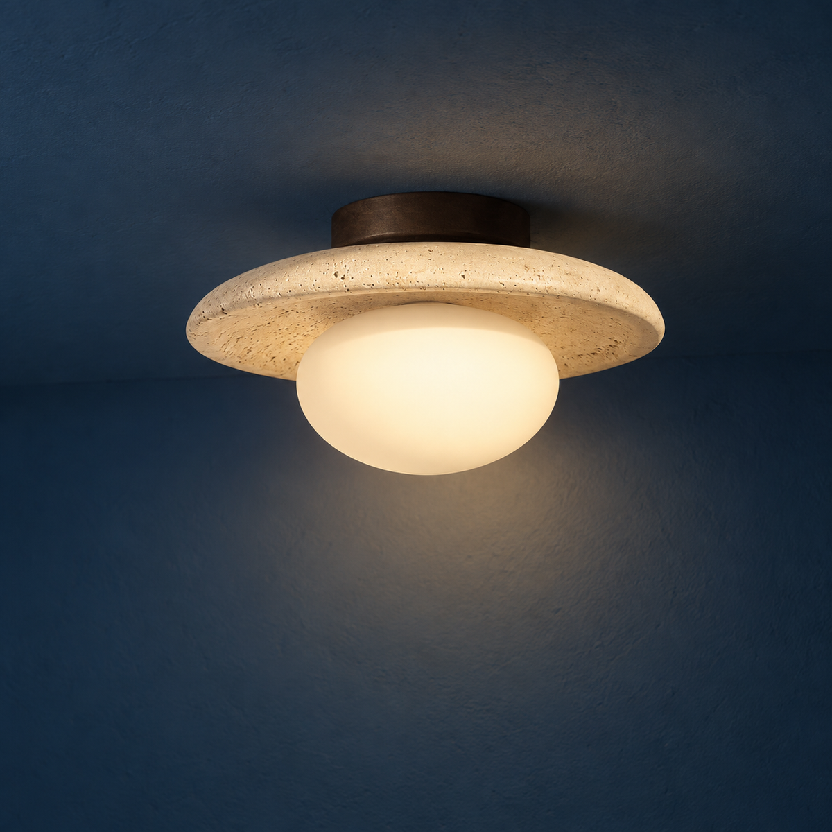 Plafonnier Disque en Travertin & Globe Opale Bois Foncé