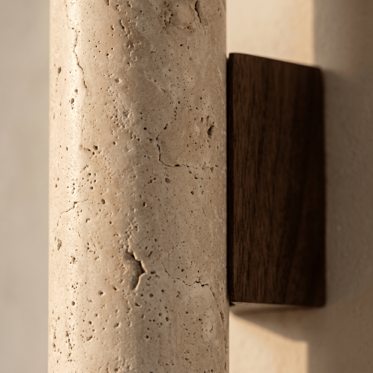 Applique Murale Tube en Travertin & Bois