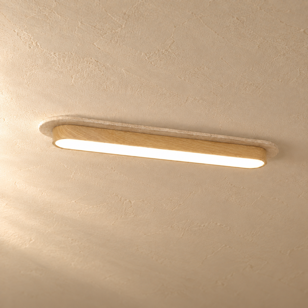 Längliche LED-Deckenleuchte aus Travertin & Metall