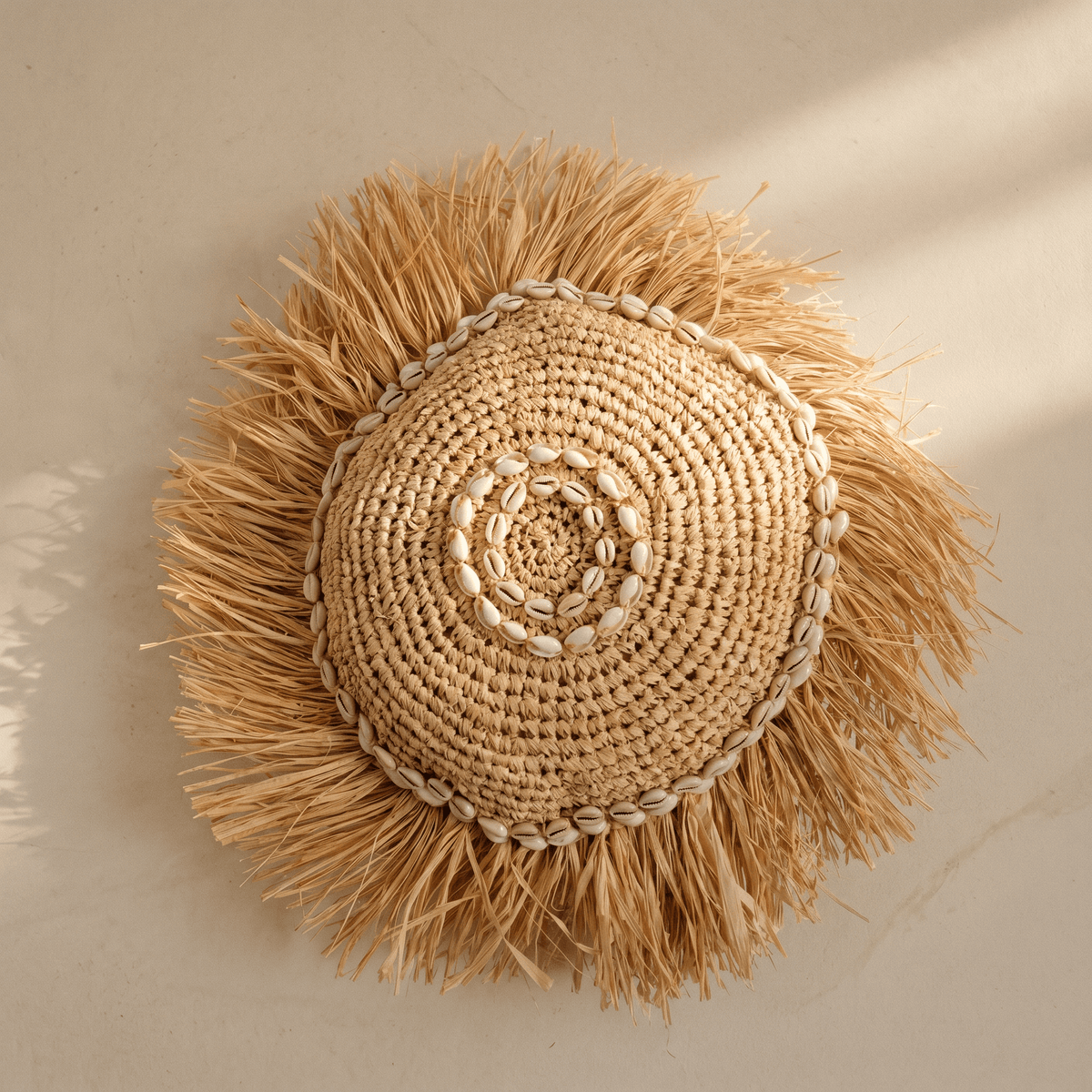 Coussin Rond en Fibre Naturelle & Cauris