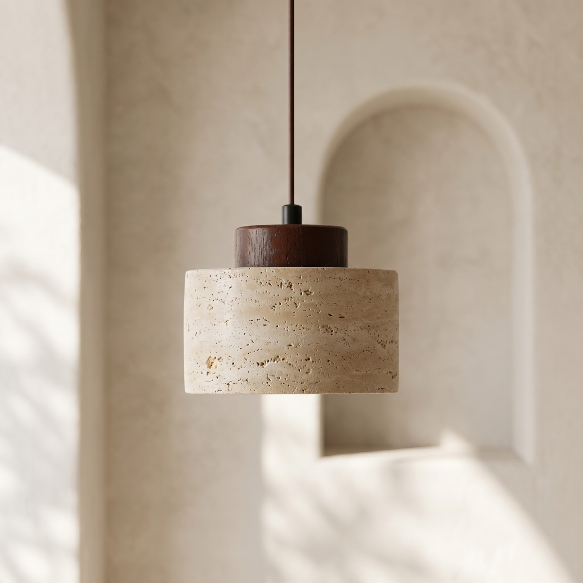 Suspension en Travertin & Capuchon Bois Foncé