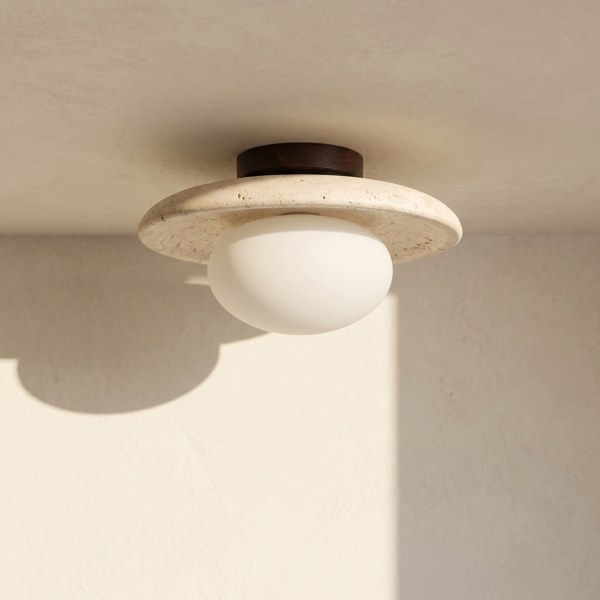 Plafonnier Disque en Travertin & Globe Opale Bois Foncé