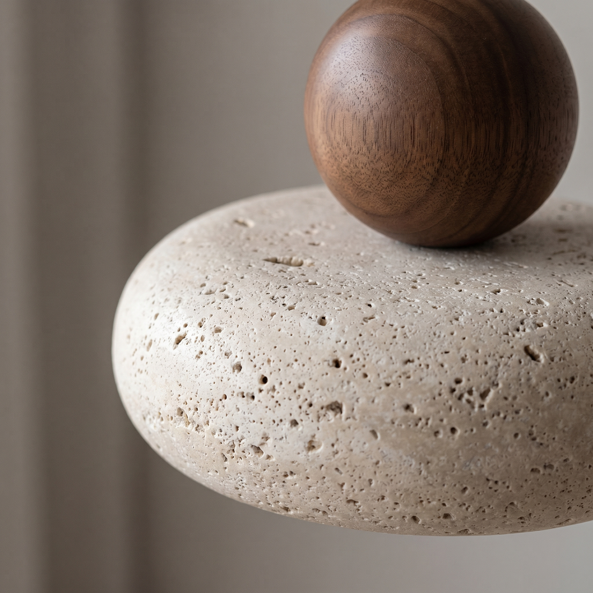 Suspension Galet en Travertin & Boule en Bois