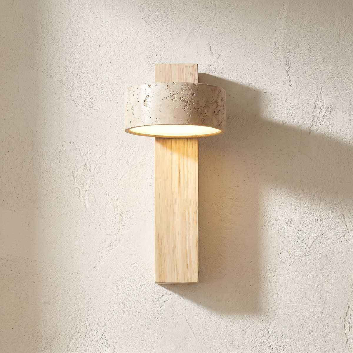Applique Murale Montant Bois & Disque Travertin