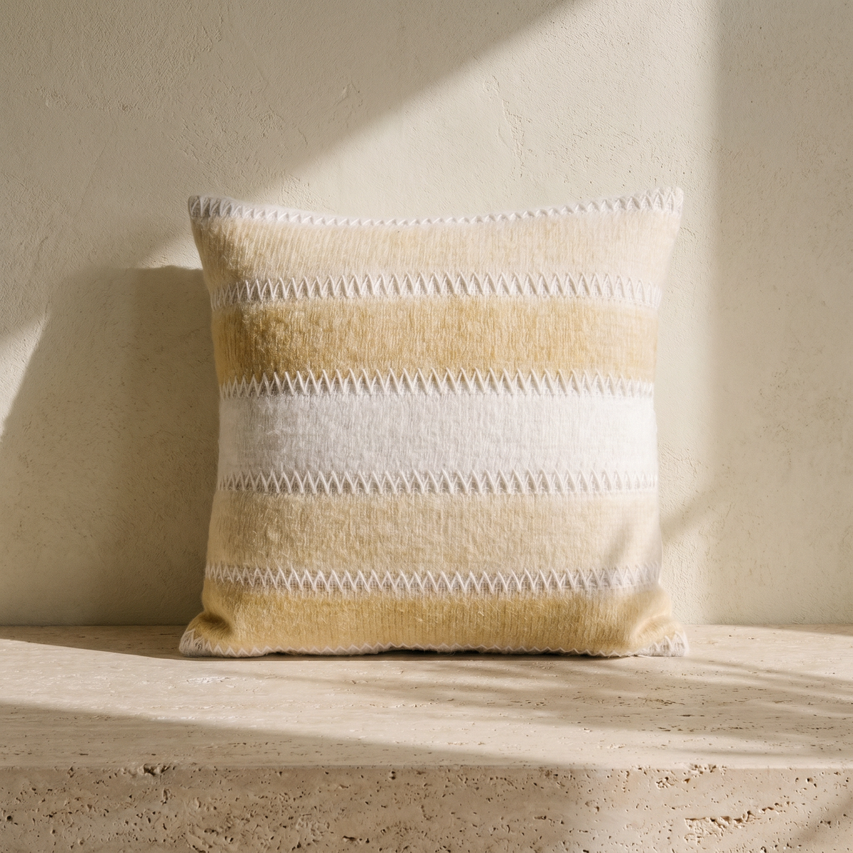 Housse de Coussin à Rayures & Coutures Zigzag