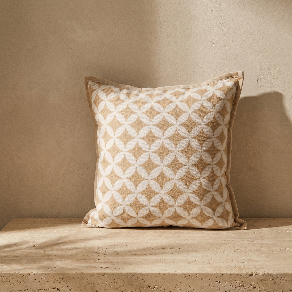 Housse de Coussin Jacquard Motif Rosace