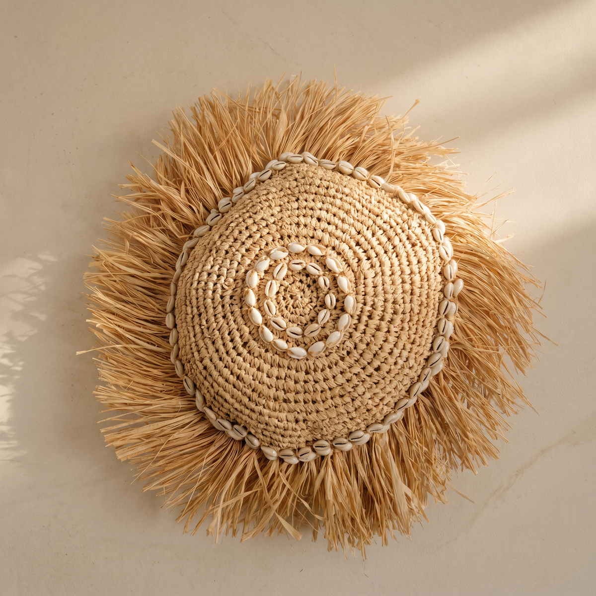 Coussin Rond en Fibre Naturelle & Cauris