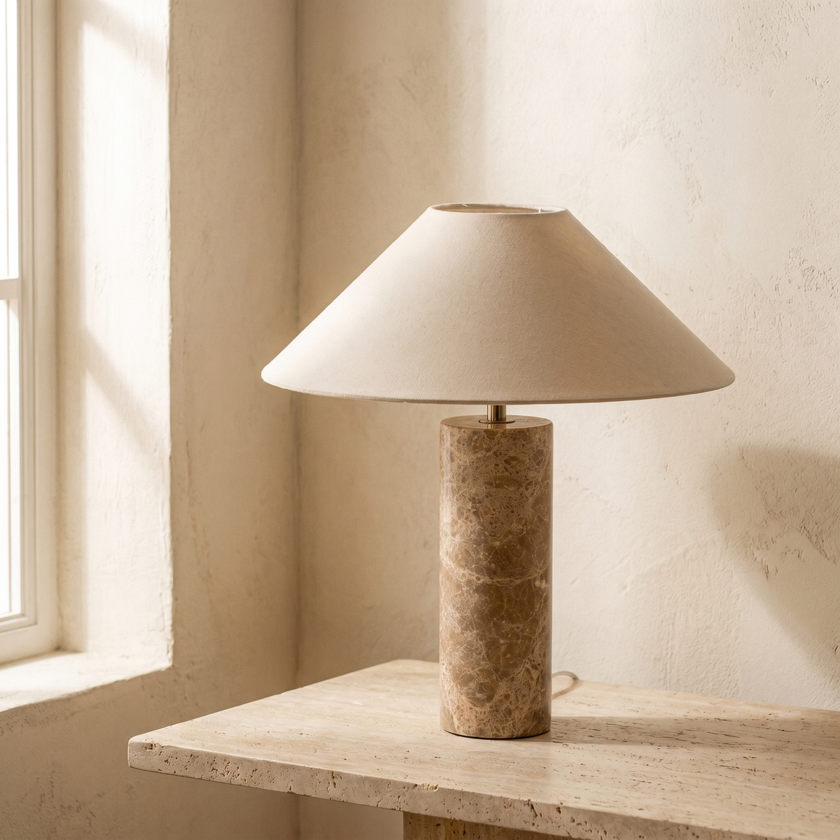 Lampe à Poser en Travertin & Abat jour Conique