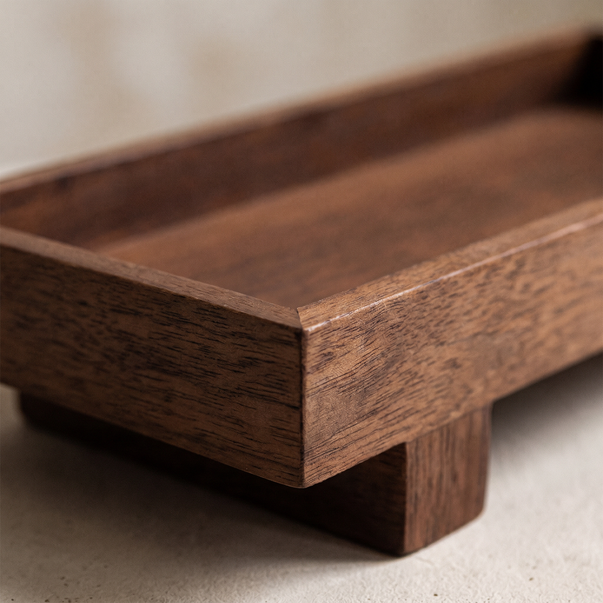 Plateau Rectangulaire en Bois à Pieds