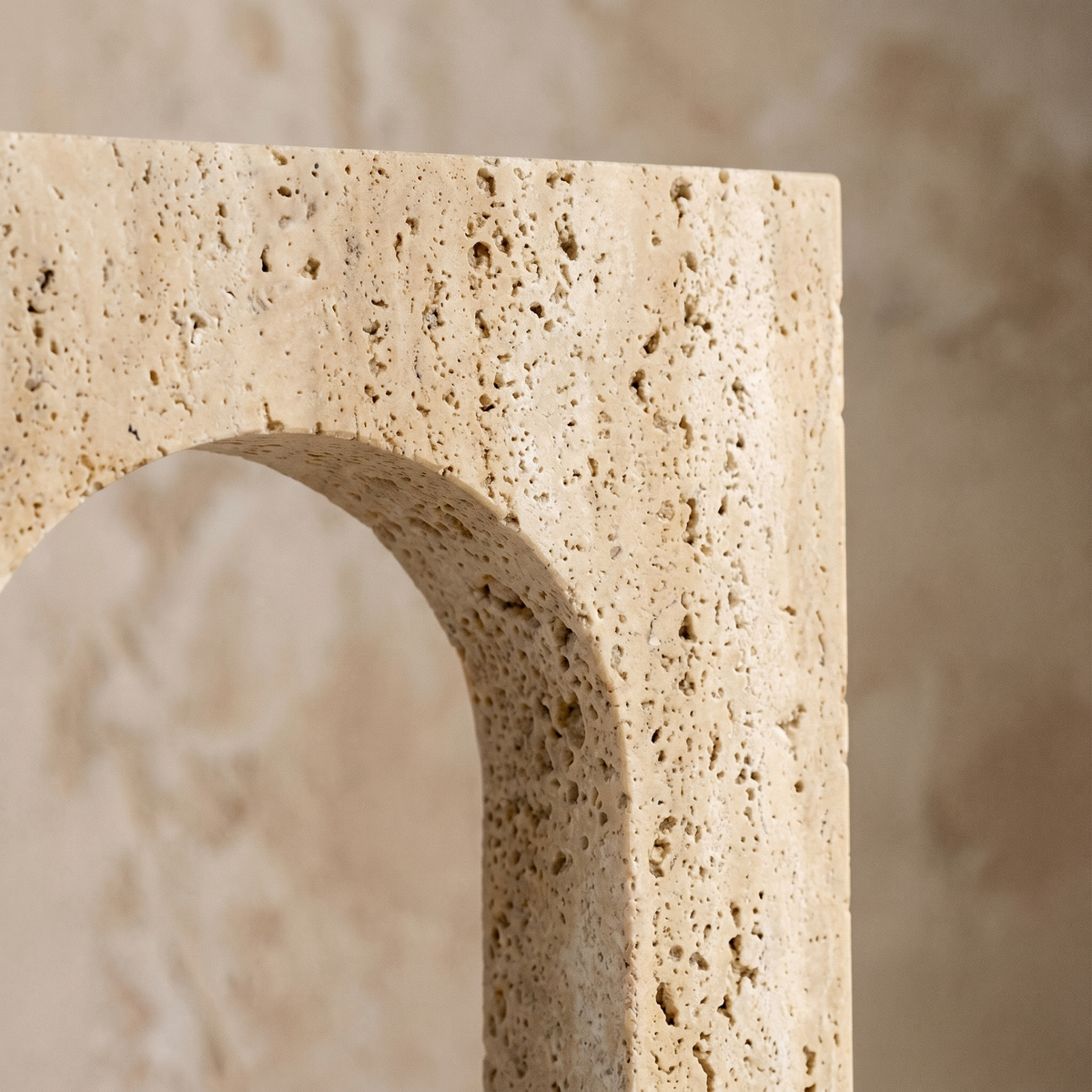 Sculpture Arche Ouverte en Travertin
