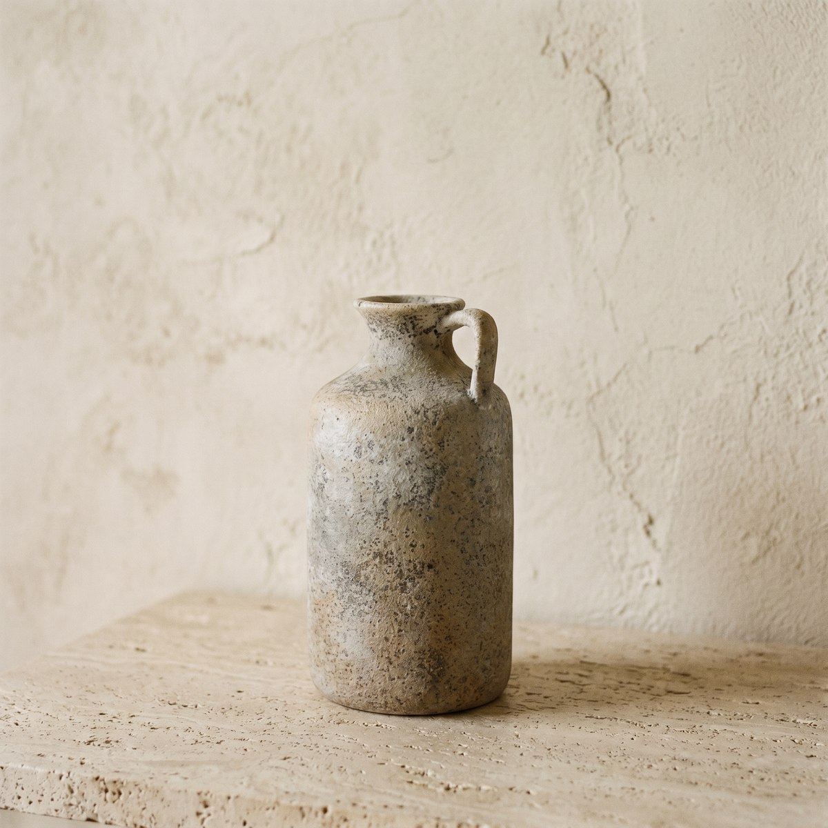 Vase Cruche à Anse en Terre Cuite