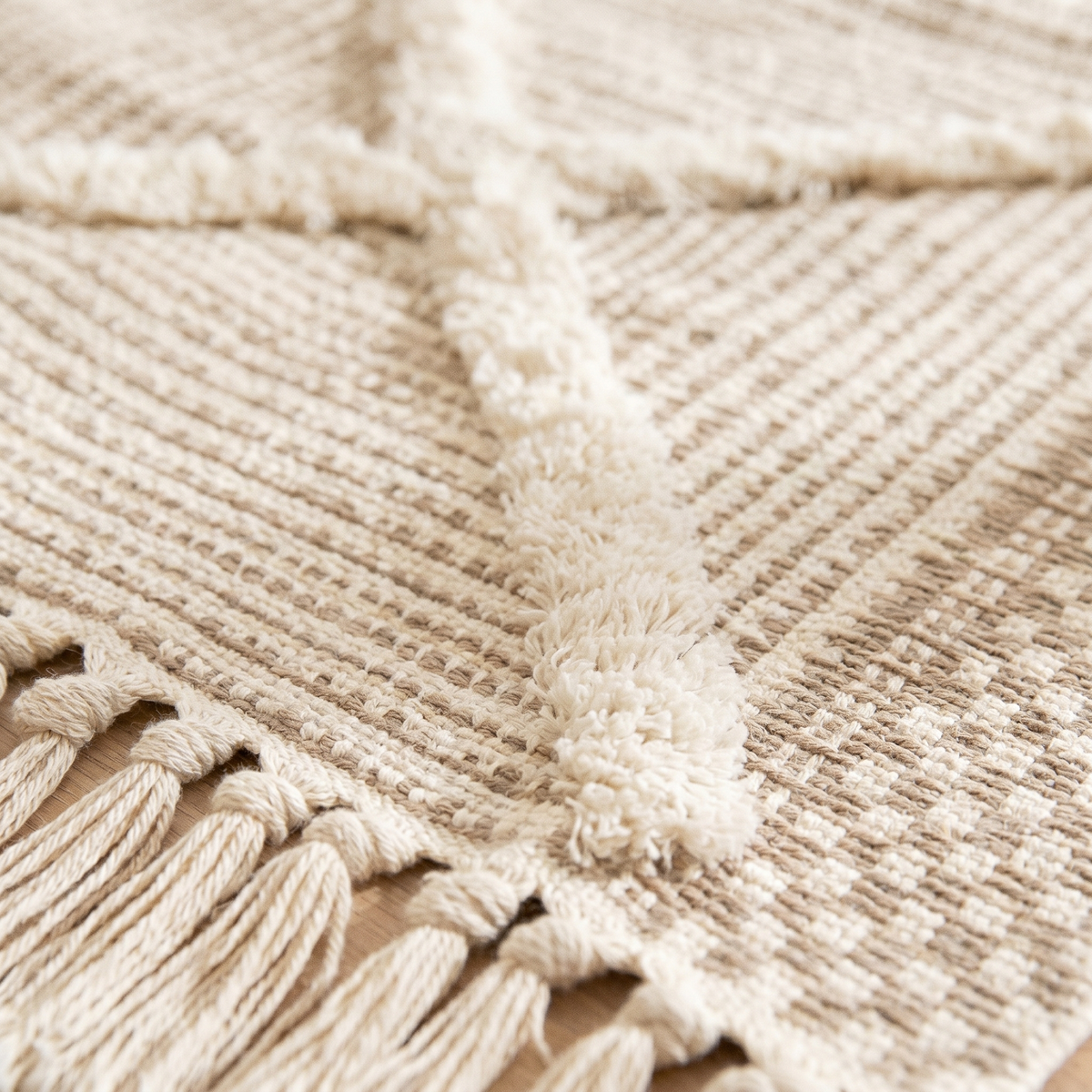 Tapis Tissé à Motif Losange & Franges