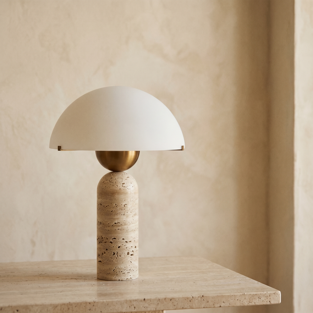 Lampe à Poser Dôme en Travertin & Métal