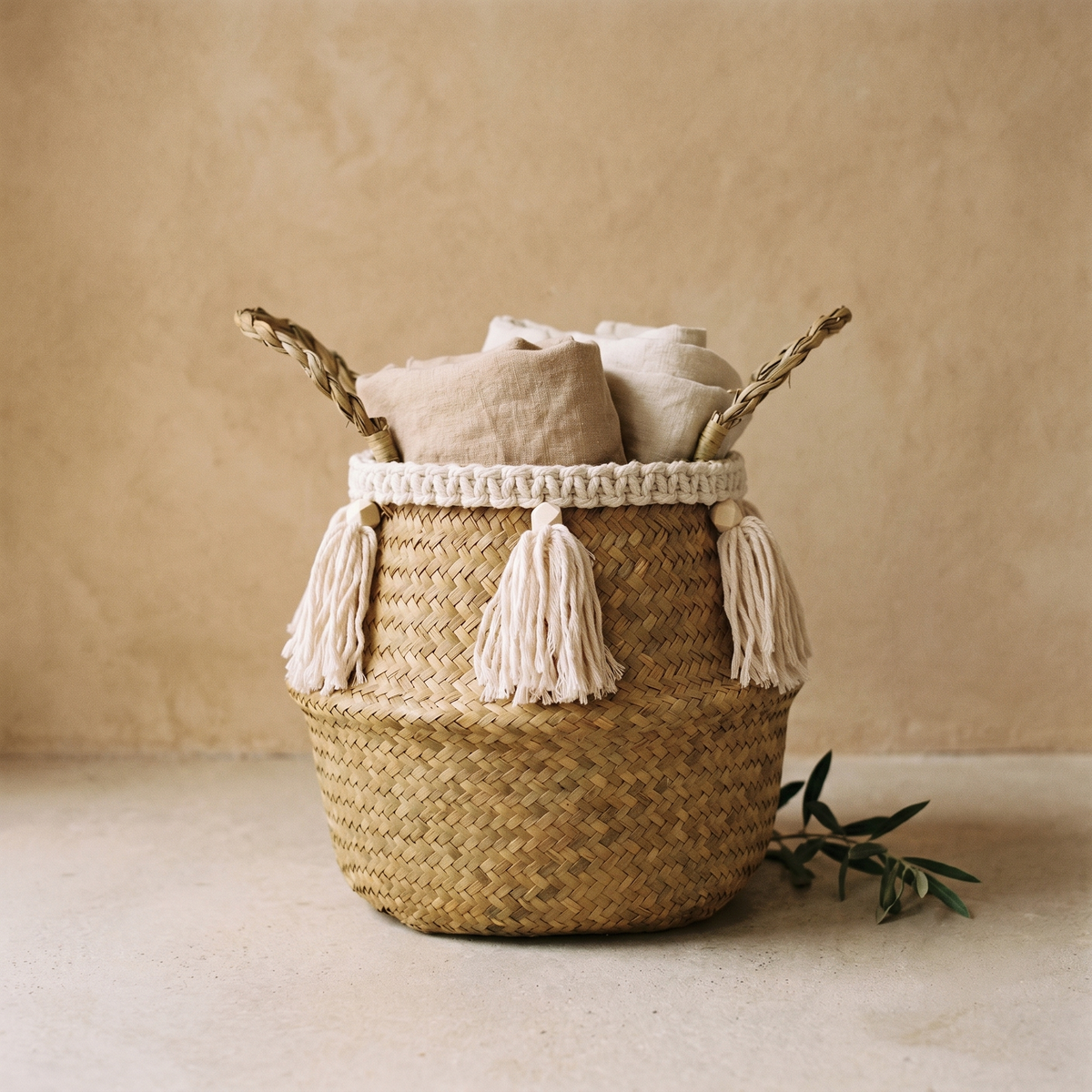 Panier Ventru en Jonc de Mer à Pampilles Écrues
