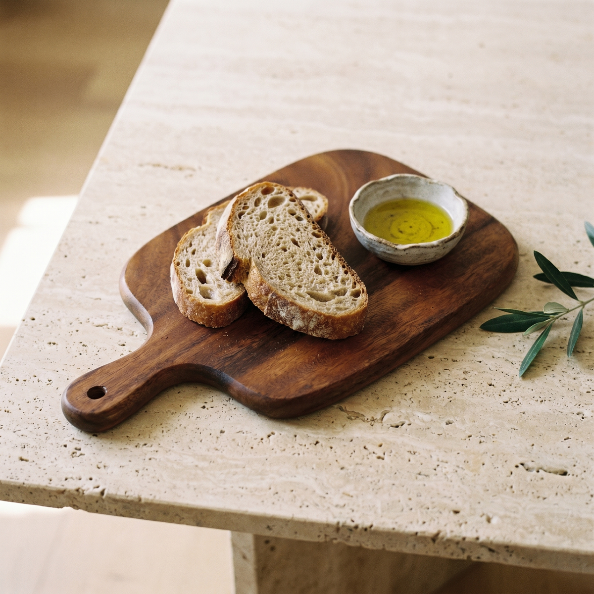 Planche de Service en Bois à Manche