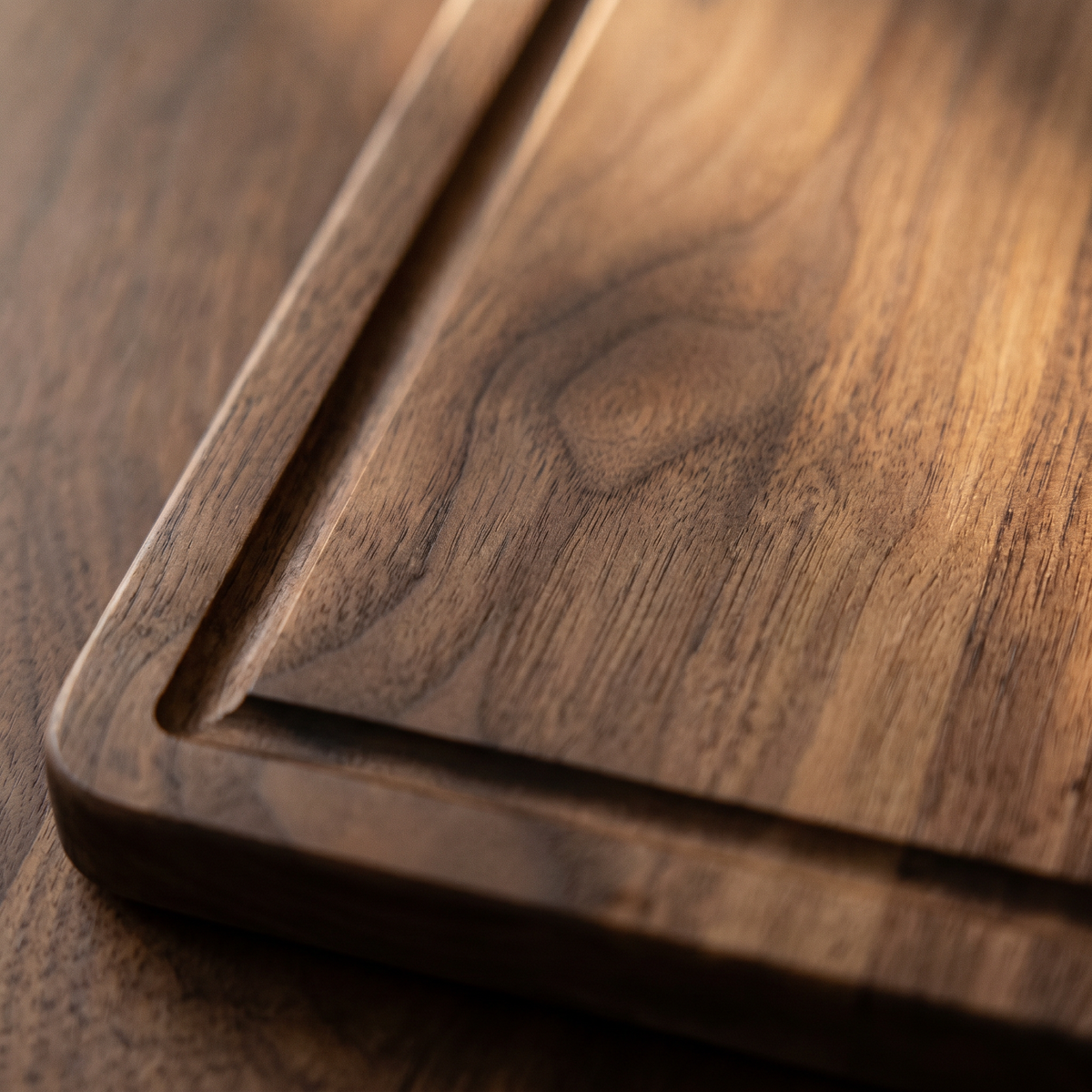 Planche à Découper Rectangulaire en Bois à Rigole