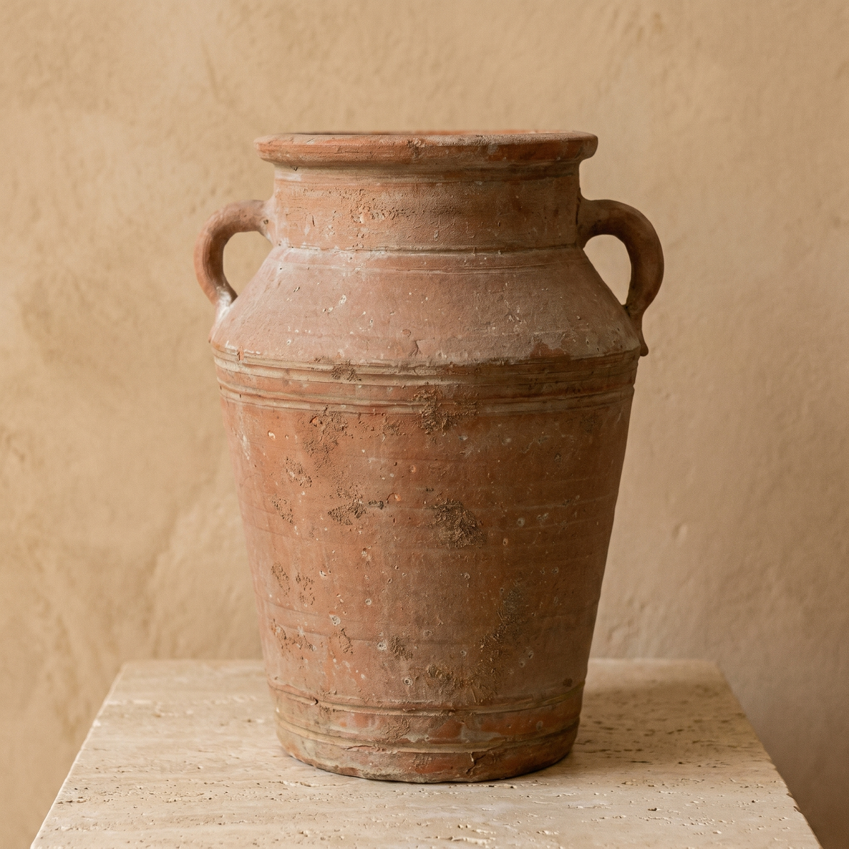 Vase Amphore Terre Cuite Vieillie à Anses Style Méditerranéen
