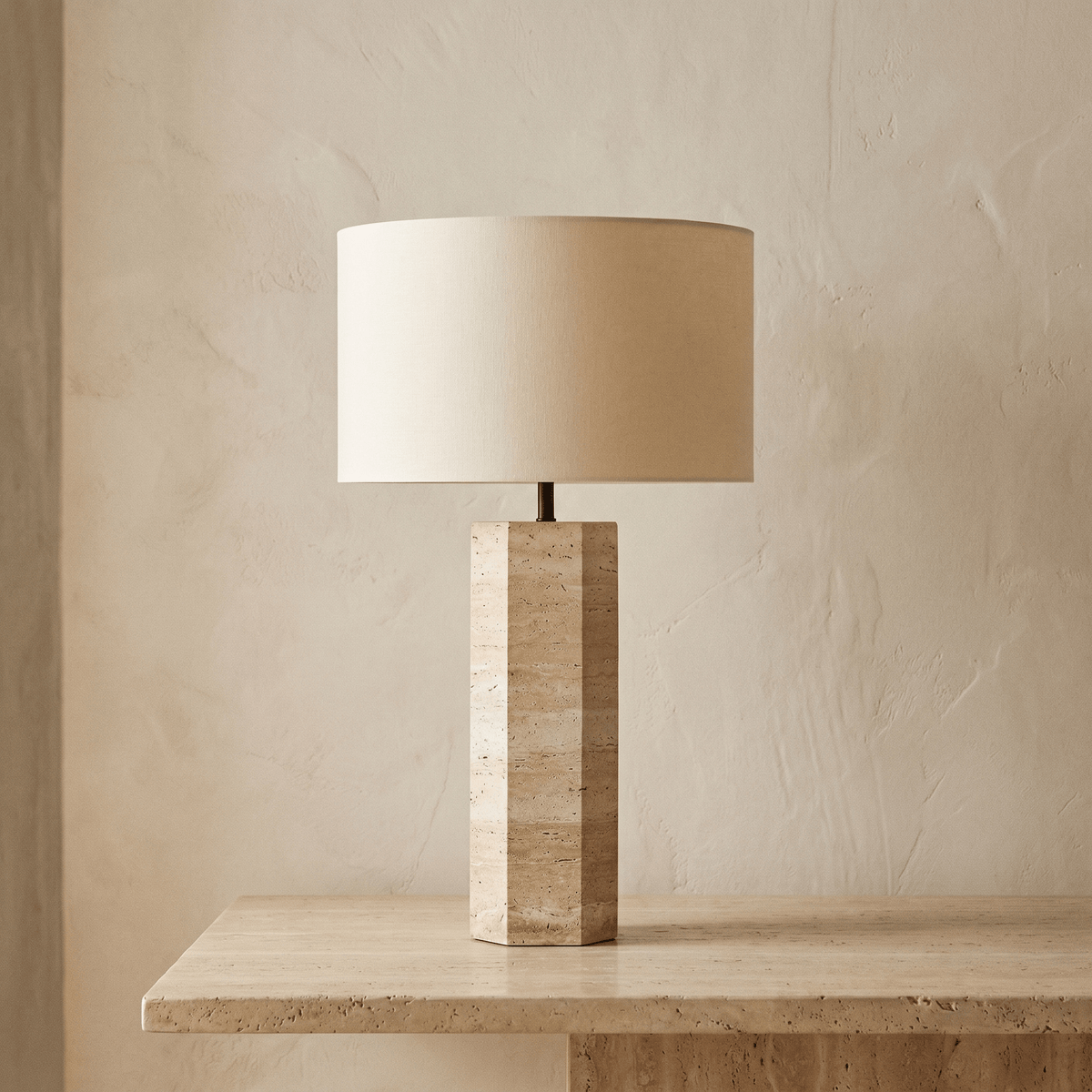 Lampe à Poser Pied Colonne en Travertin