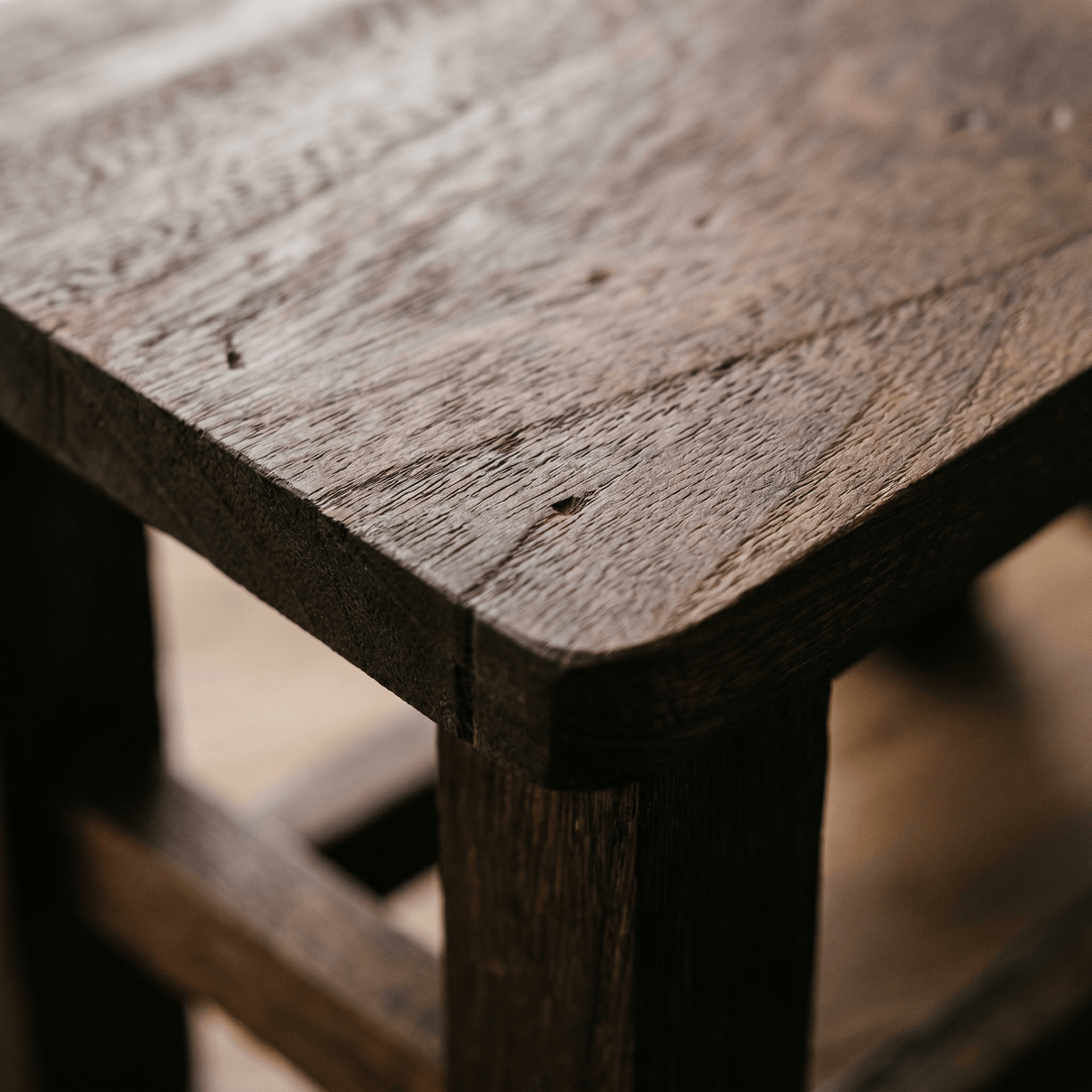 Sgabello gradino in legno massello