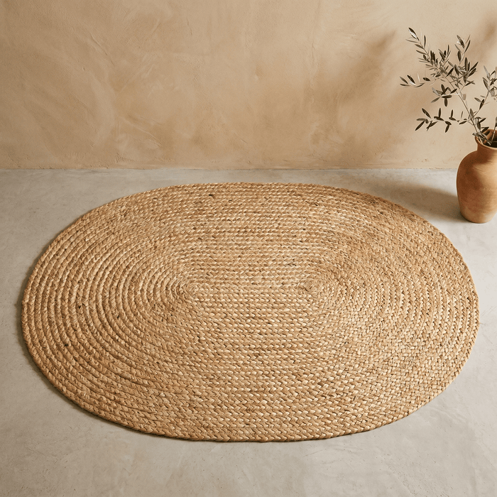 Ovaler rutschfester Teppich aus geflochtener Naturjute