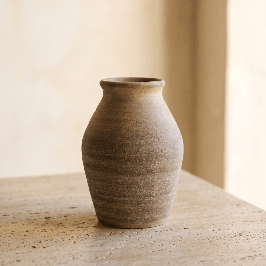 Vaso bombato in terracotta
